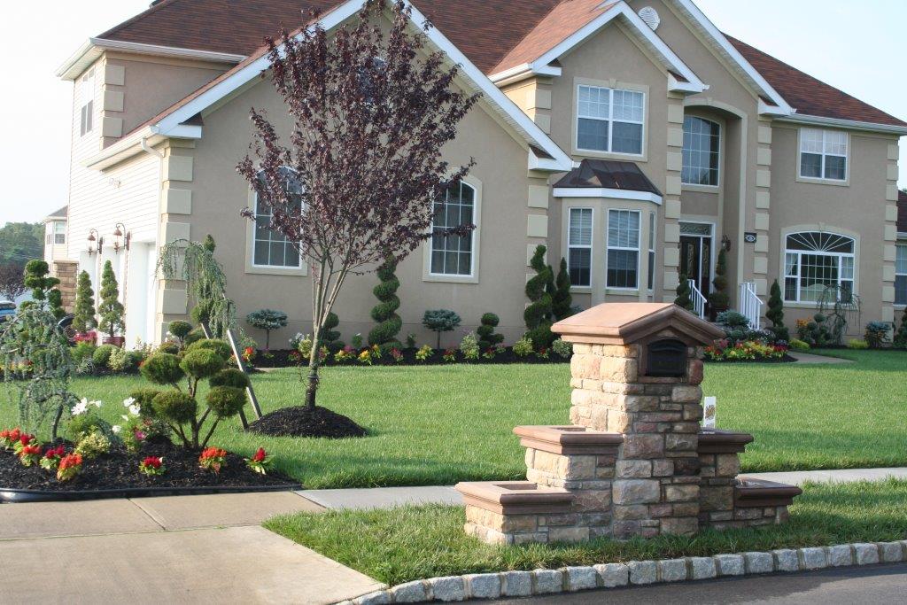 driveway and custom mail box